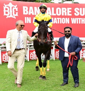 Mr Francis Arun Kumar & trainer Irfan Ghatala leading Black Irish ...